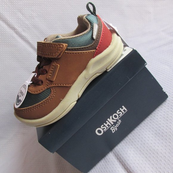 OSHKOSH B’GOSH Other - OSHKOSH B’GOSH DEX EVER PLAY BOY'S SLIP ON SNEAKERS (6T)